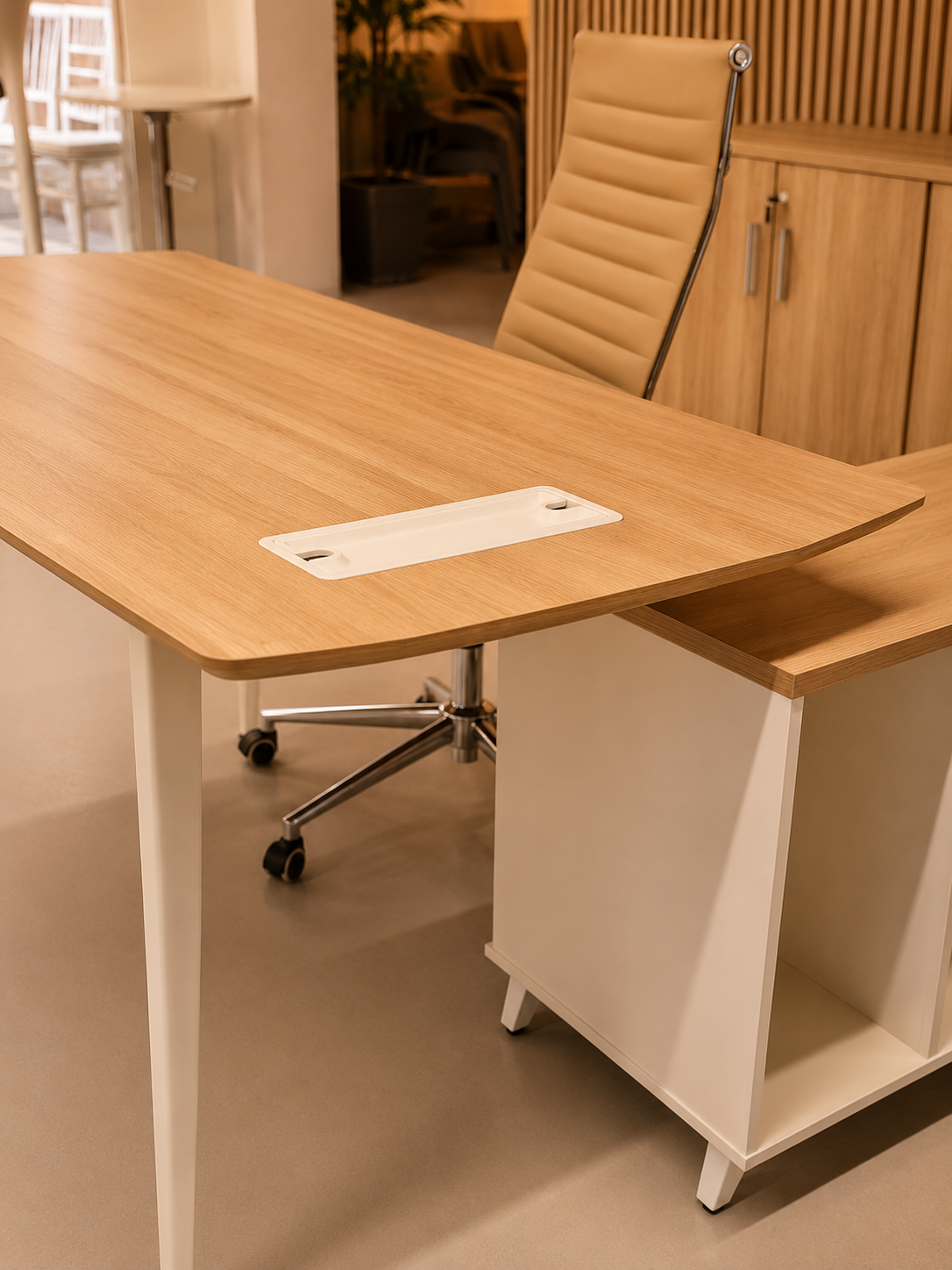 Mesa de oficina AREZZO 180, con mueble auxiliar, blanco y roble, 180 x 176,5 cms - Imagen 5