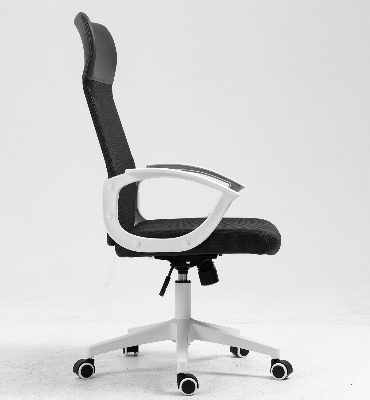 Sillón de oficina VERTON, blanco, malla y asiento negro - Imagen 3